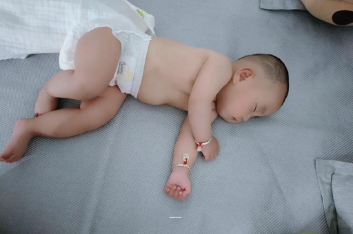 韶关宝宝上火有眼屎